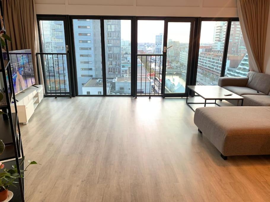 Stunning View Apt Free Parking Apartment Rotterdam