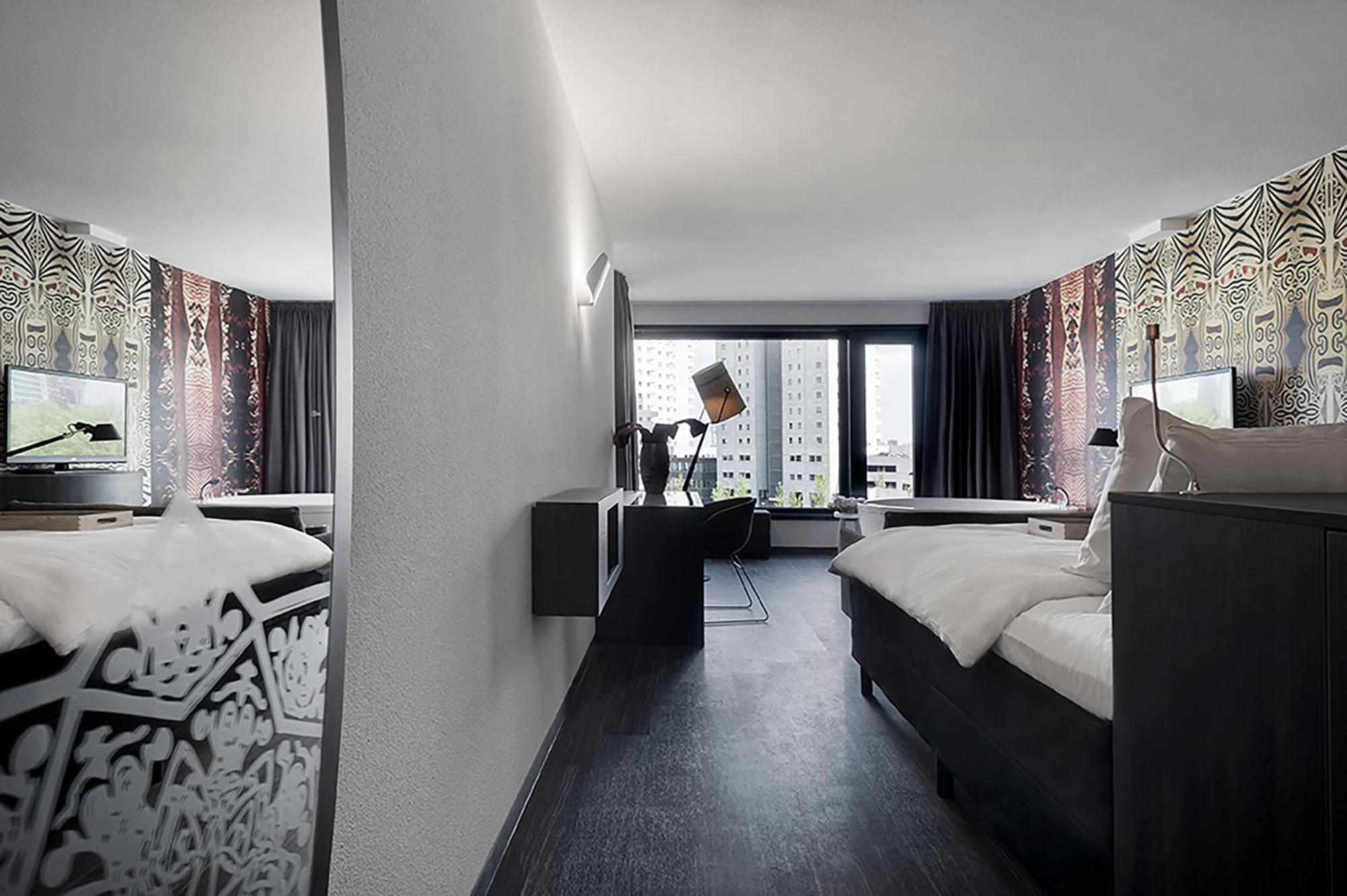 Mainport Design 5*