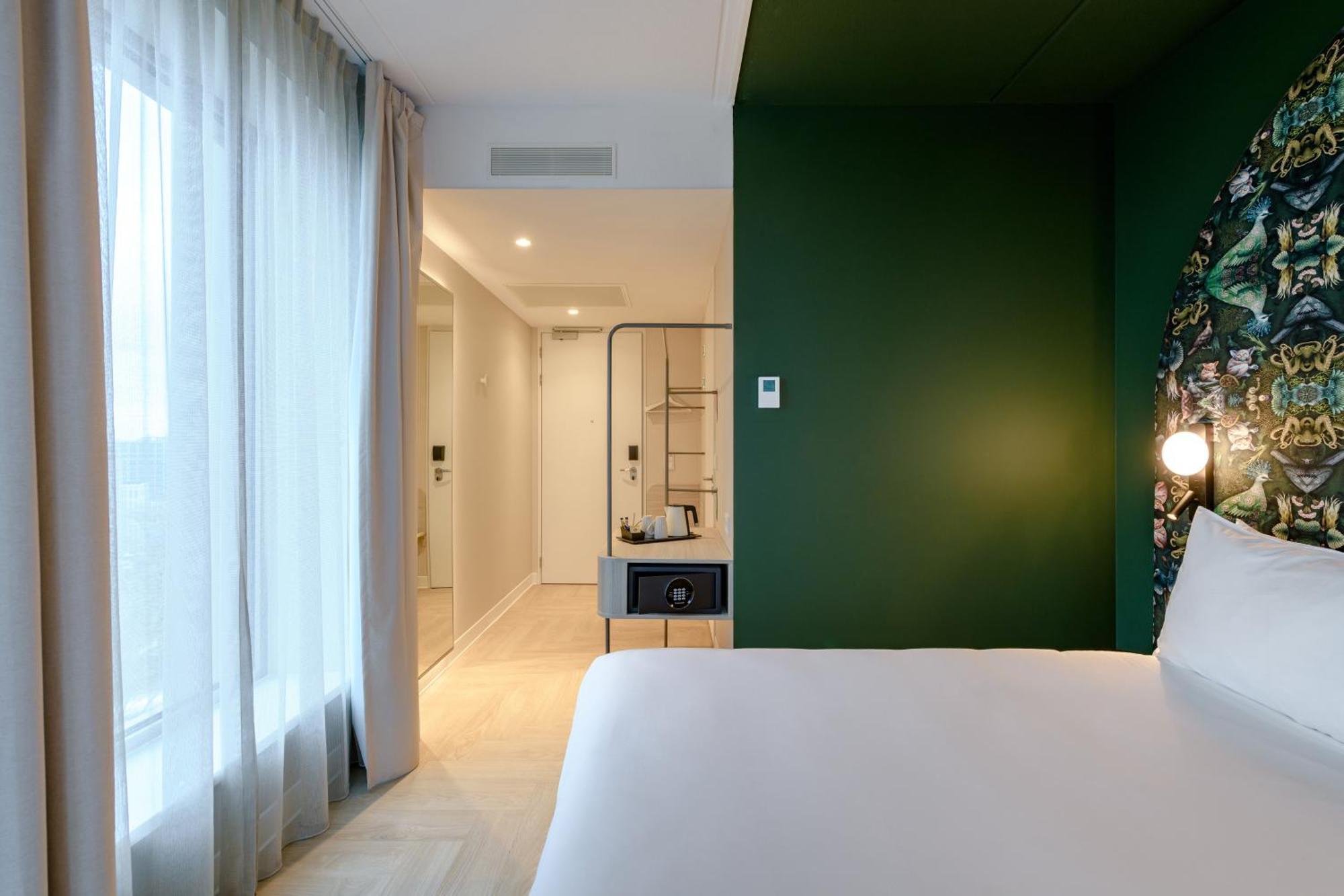 Hotel Ibis Styles Ahoy 4*