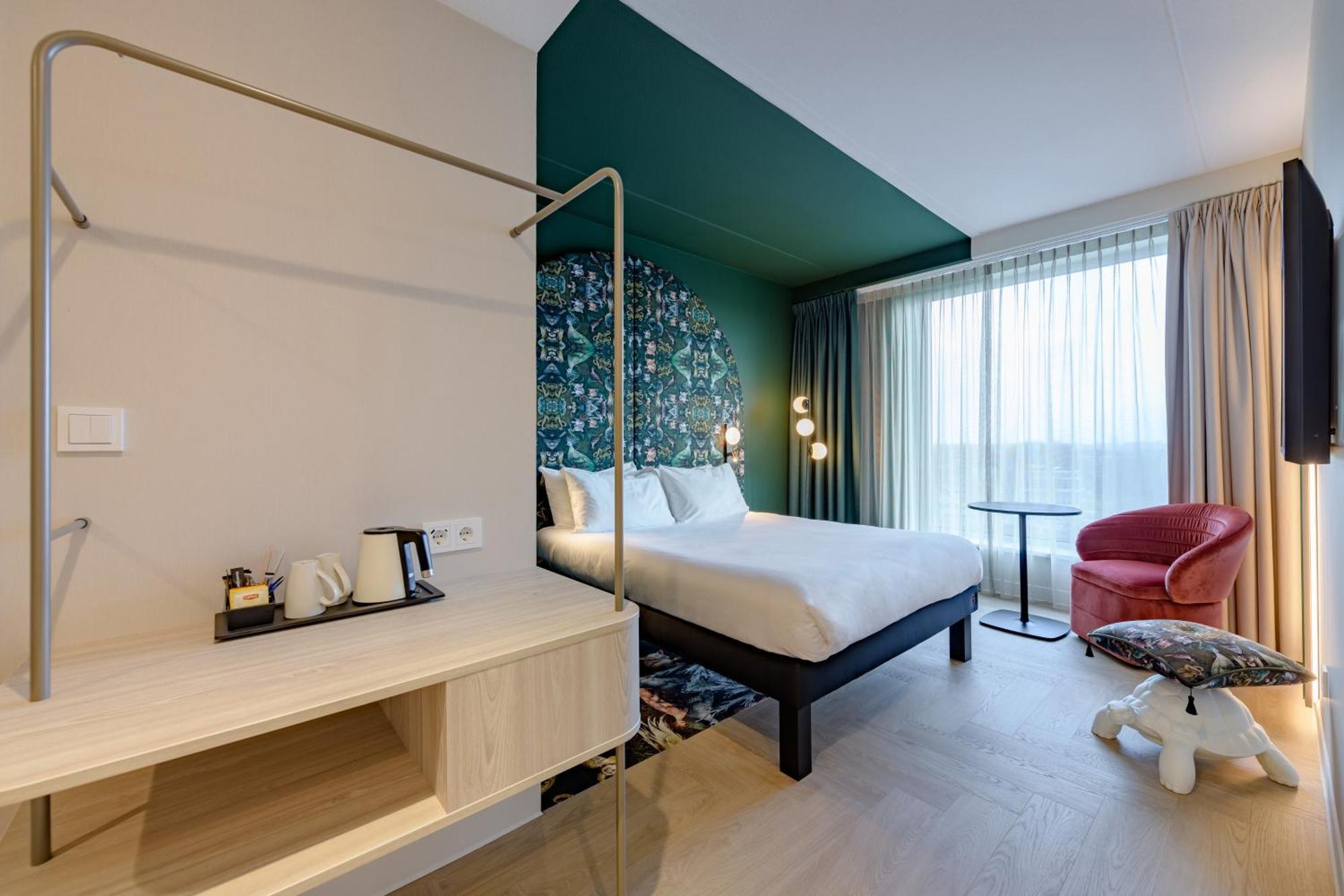 Ibis Styles Ahoy Hotel 4*