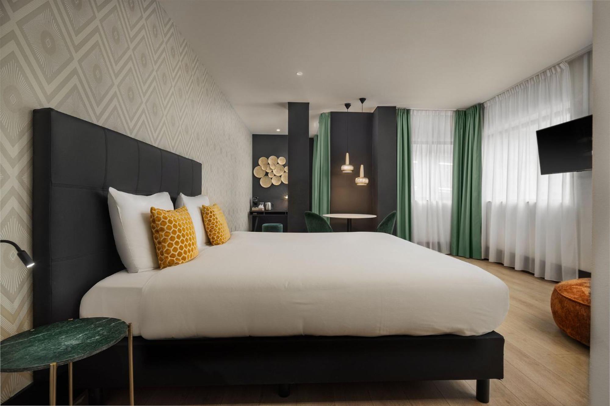 Hotel The 3*