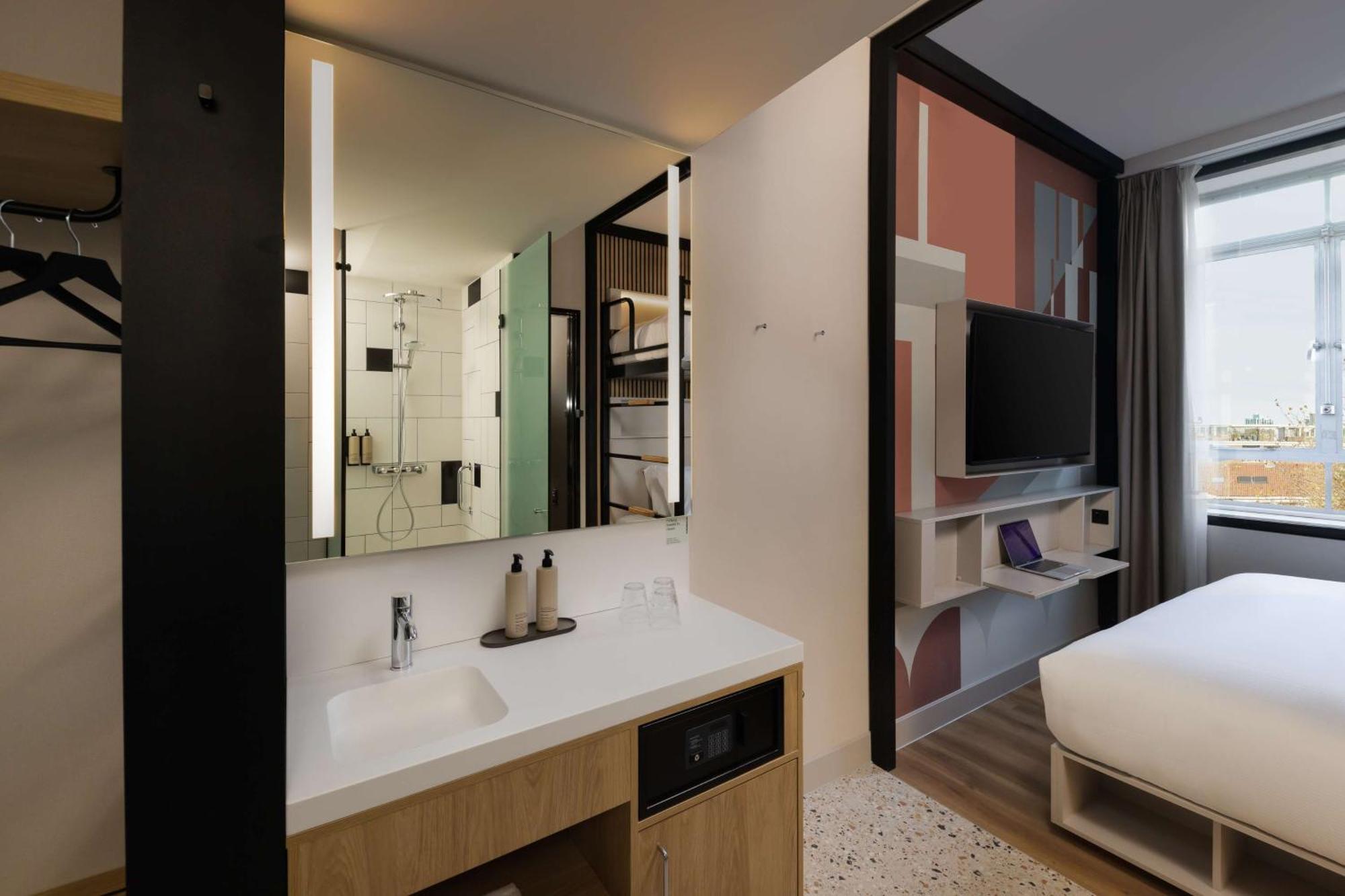 Hotel Motto By Hilton Blaak 4*
