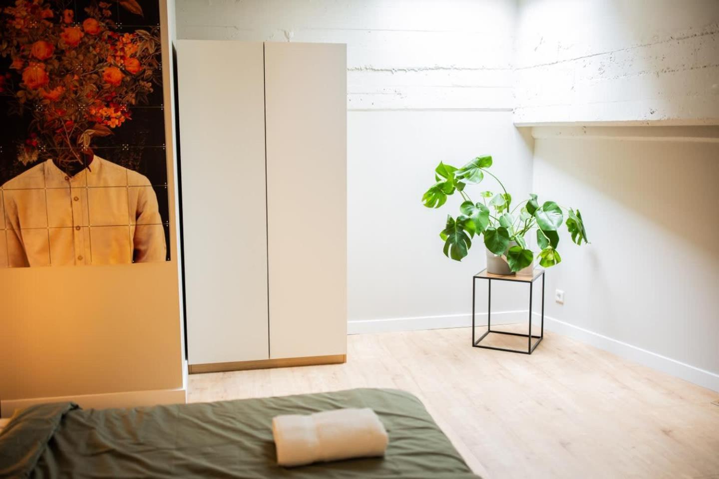 Creative 3 Bedroom 79m2 -bsh25- * Rotterdam