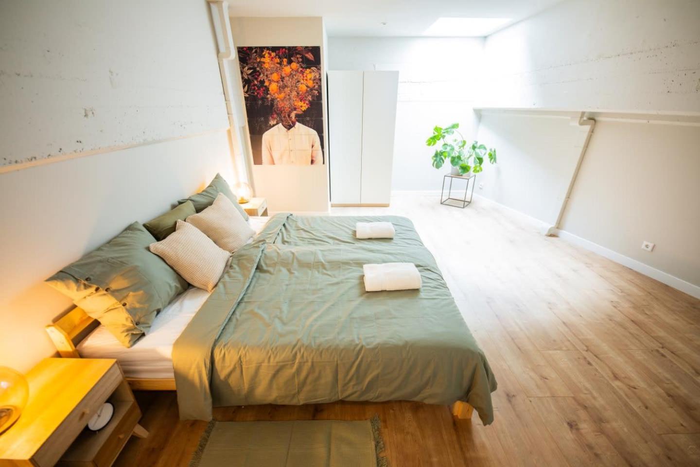 Creative 3 Bedroom 79m2 -bsh25- Rotterdam