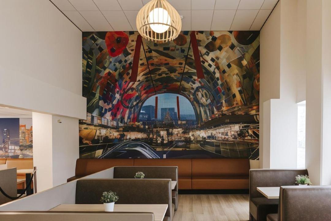 Teleport Hotel
