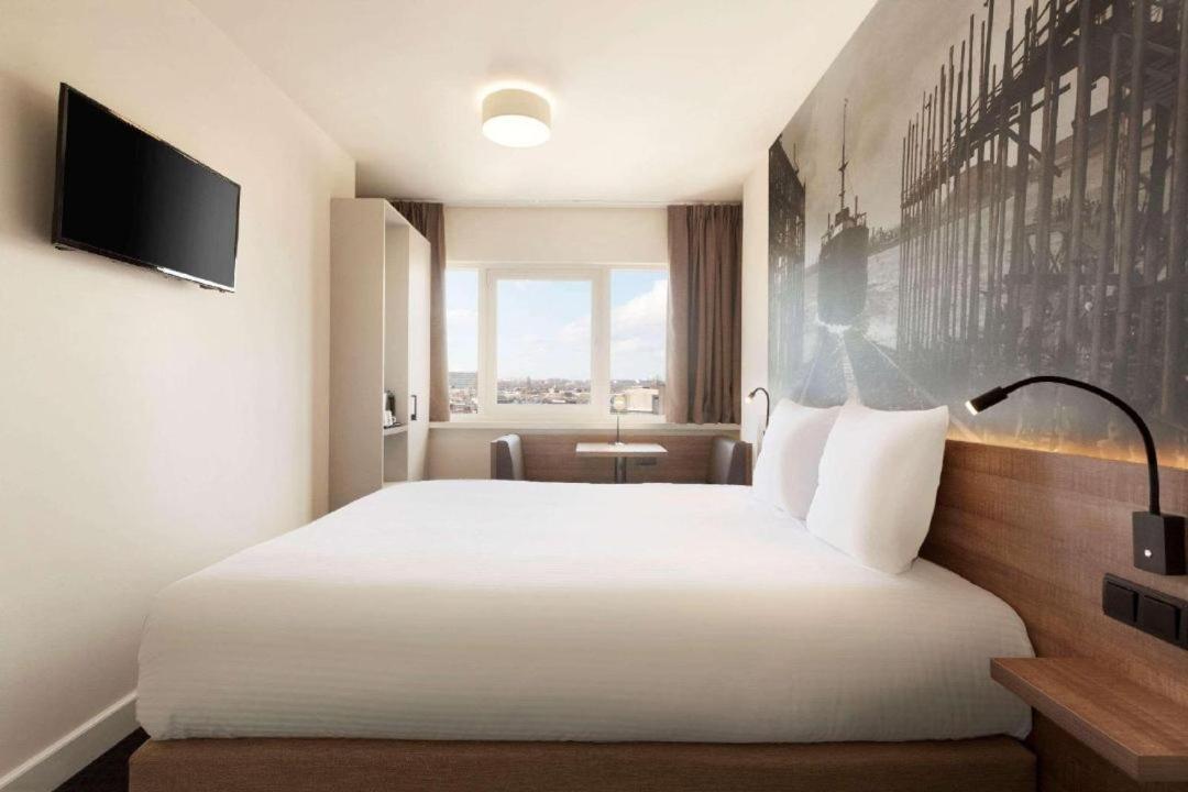 Teleport Hotel 3*