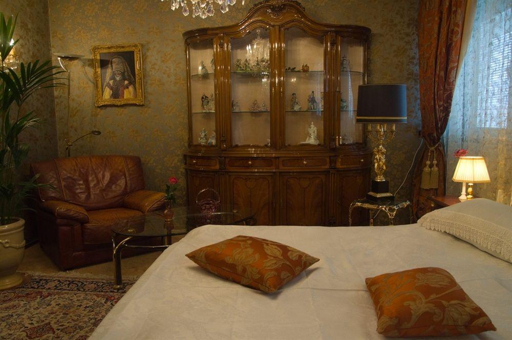 Weena House Bed & Breakfast 3*