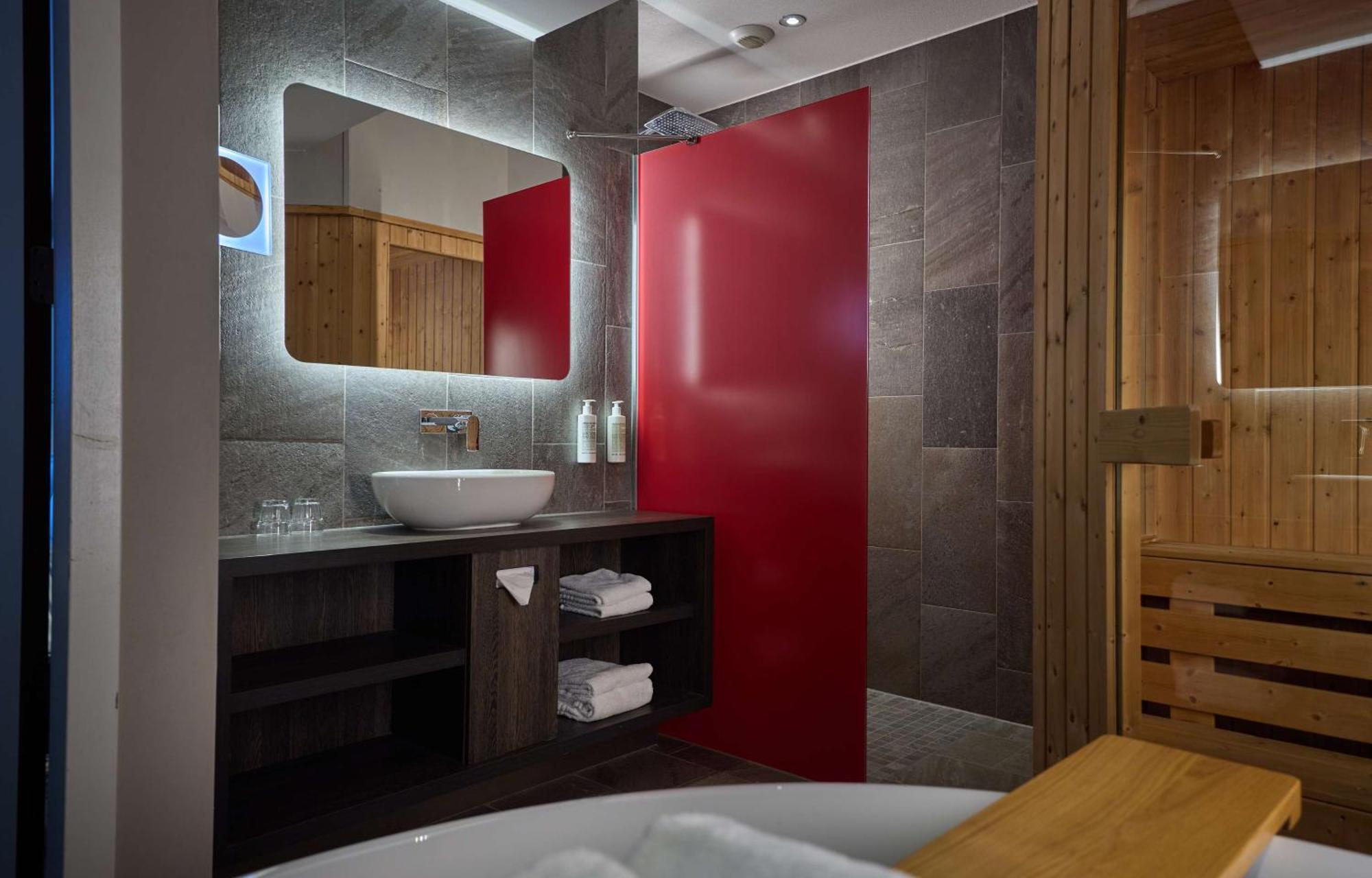 Hotel Mainport Design Rotterdam