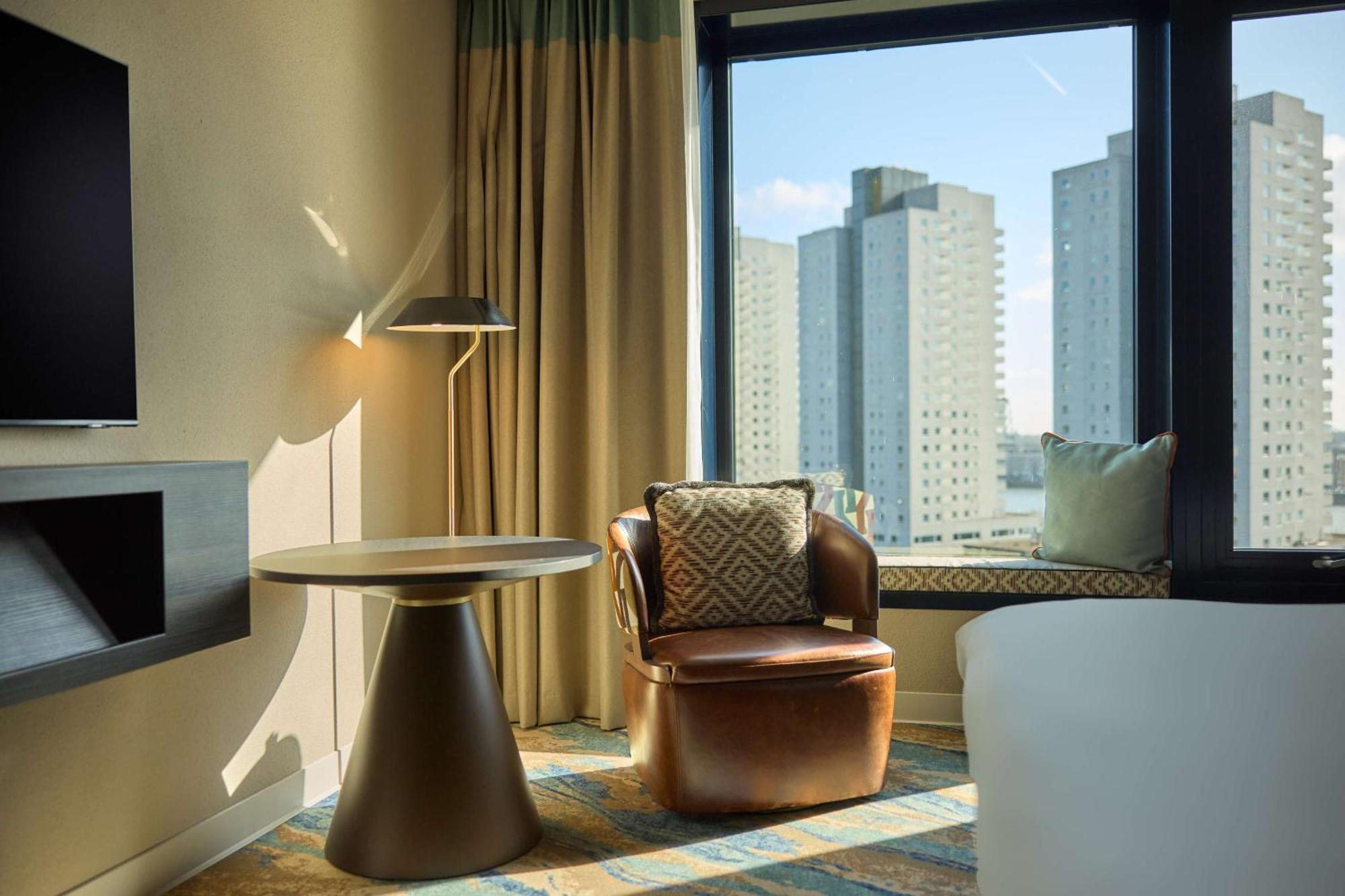 Hotel Mainport Design