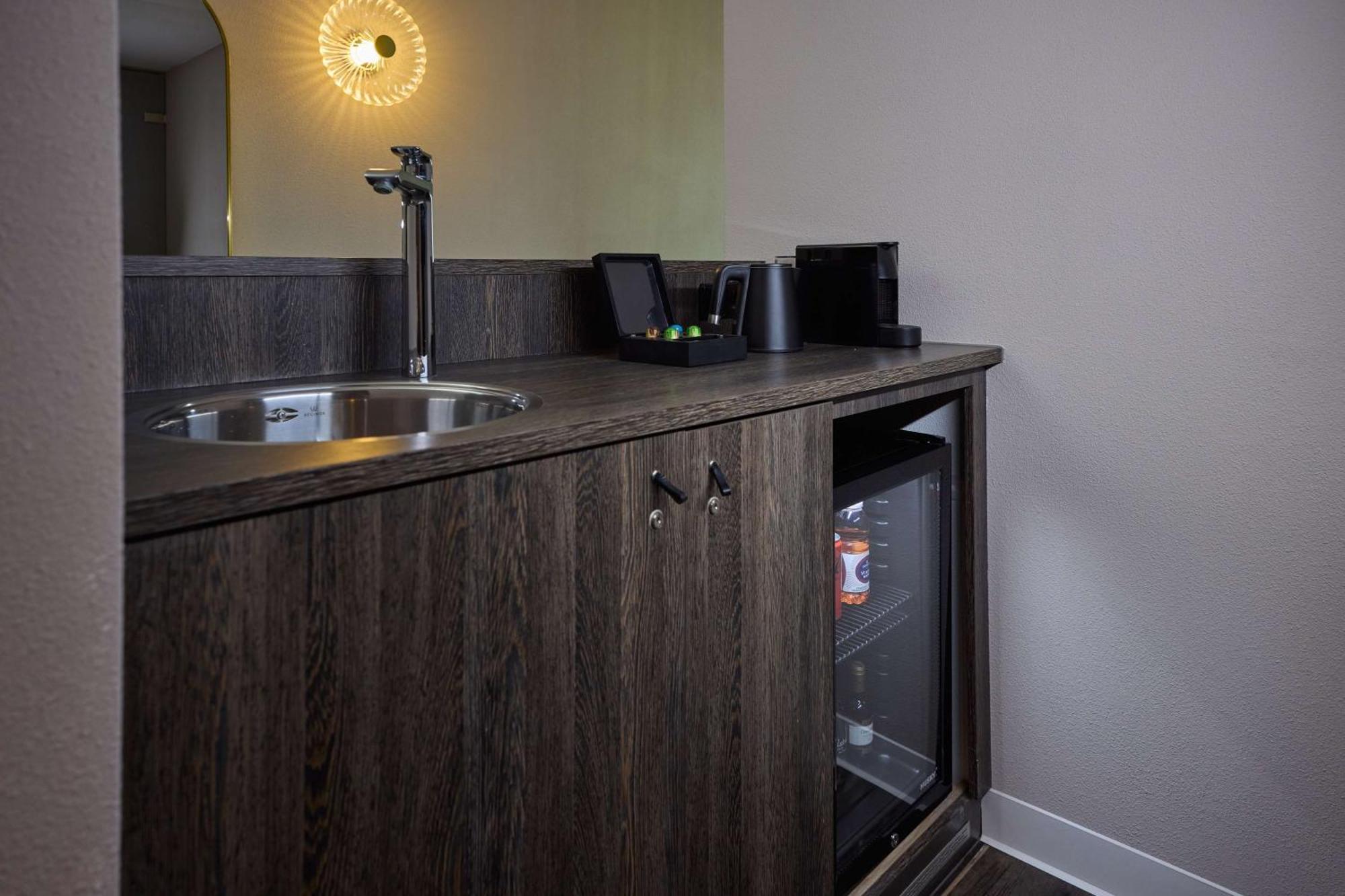 Mainport Design Hotel 5*