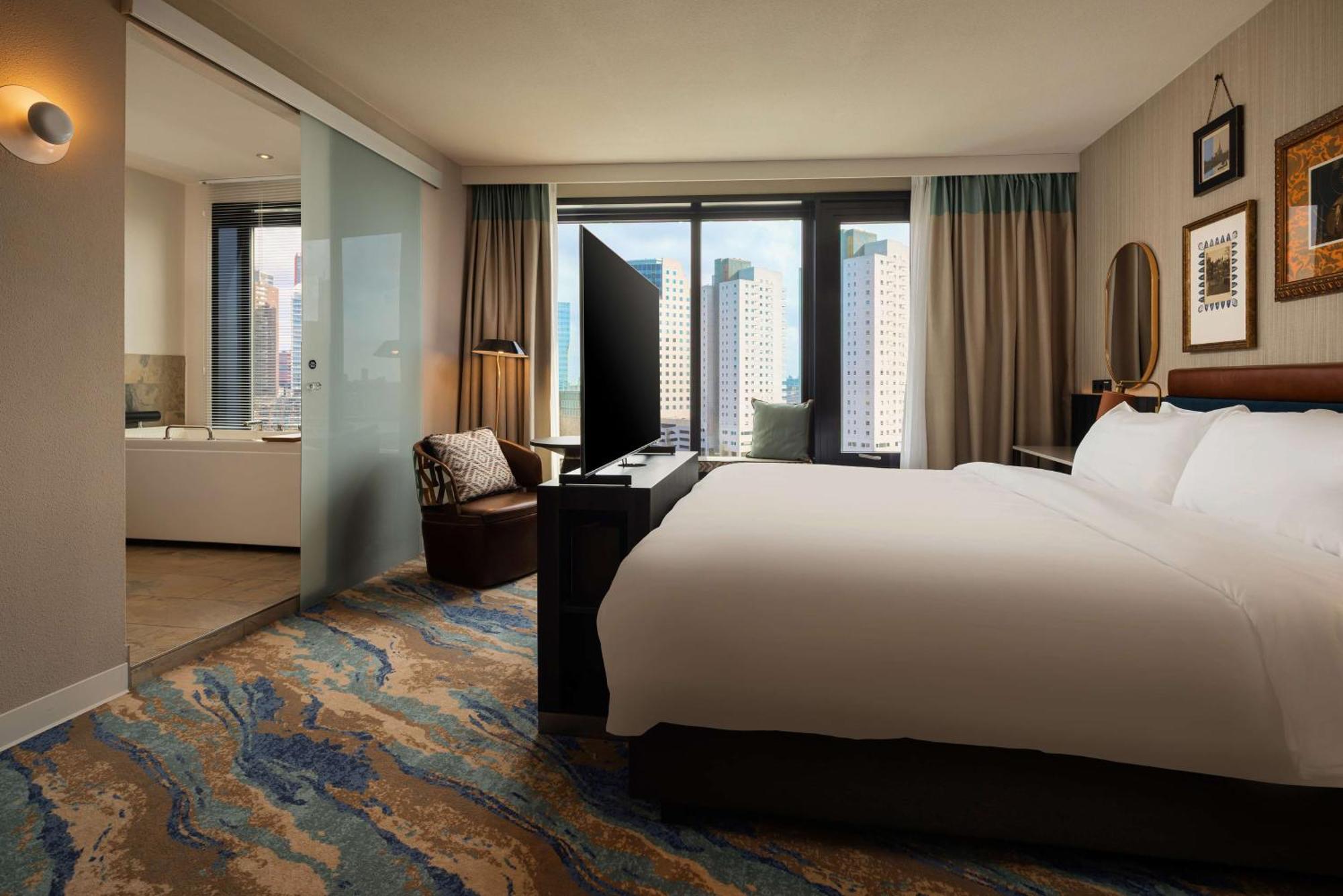 Mainport Design Hotel 5*