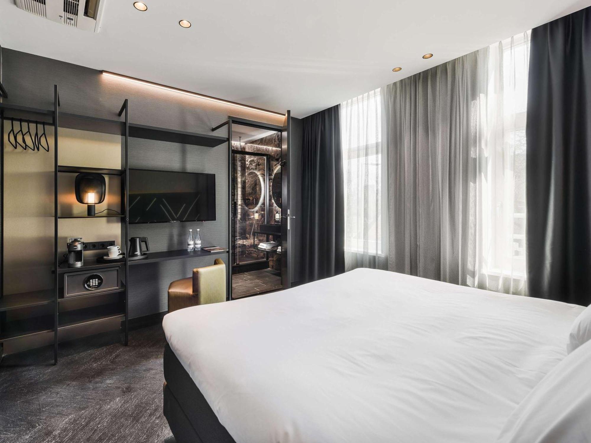 Hotel Le Marin - Handwritten Collection