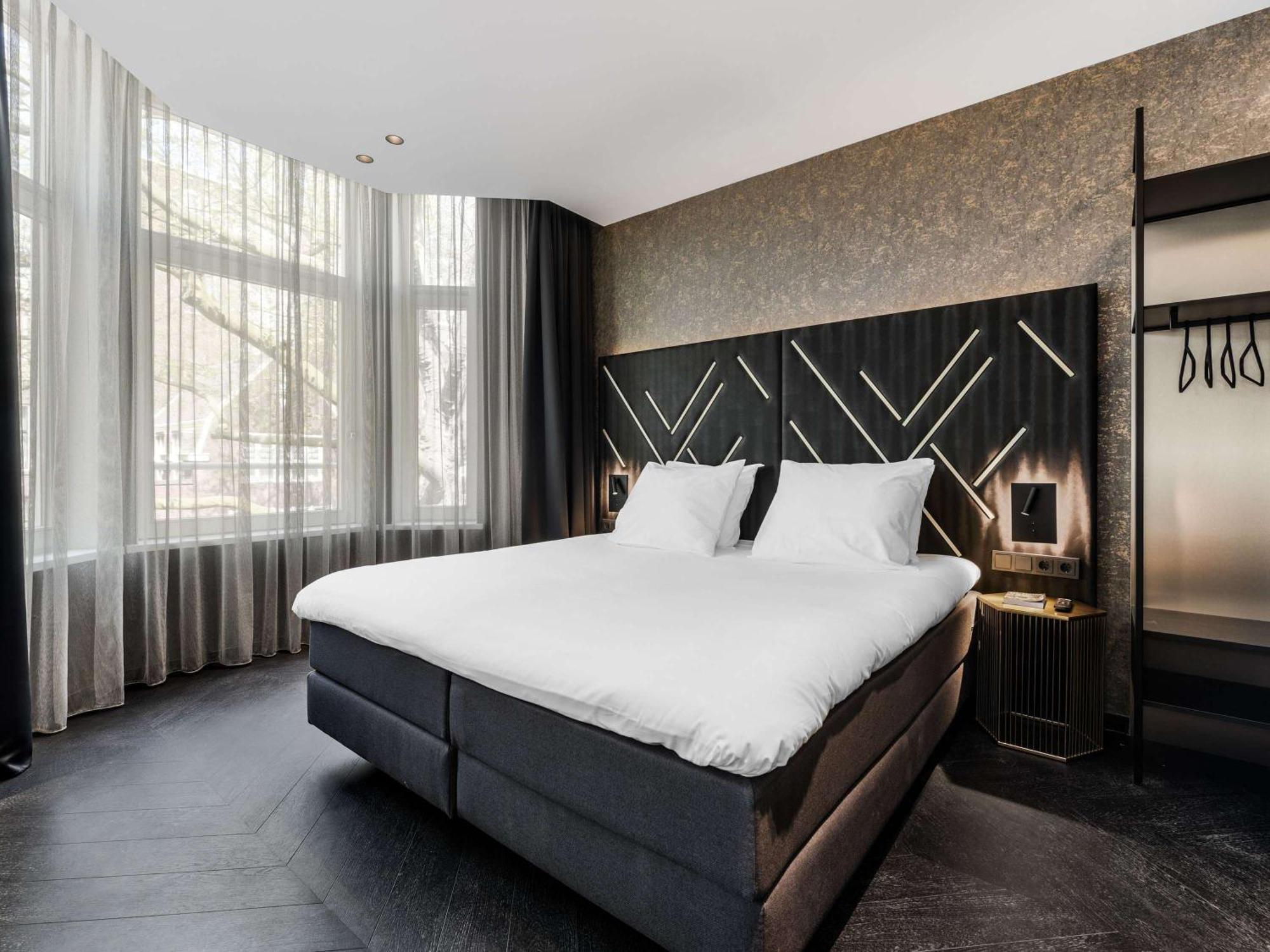 Hotel Le Marin - Handwritten Collection