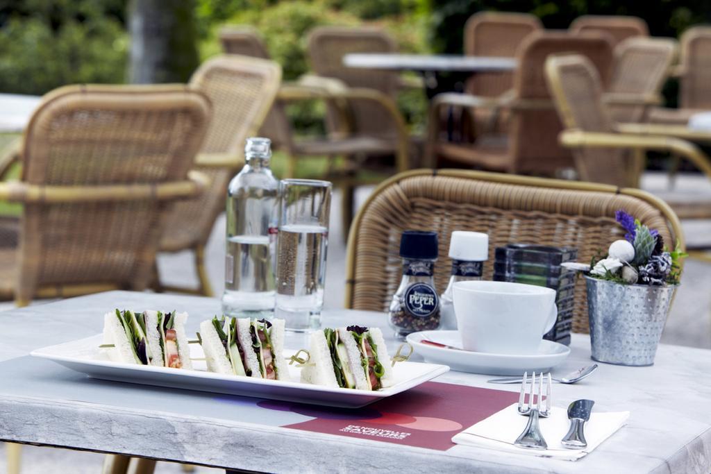 Hotel Campanile & Restaurant Oost 3*