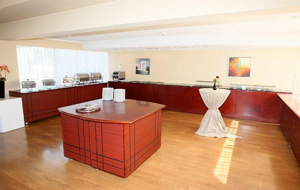 Nh Atlanta Hotel 4*