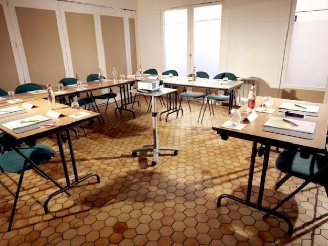 Campanile & Restaurant Oost Hotel 3*