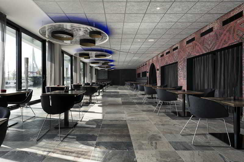 Mainport Design 5*
