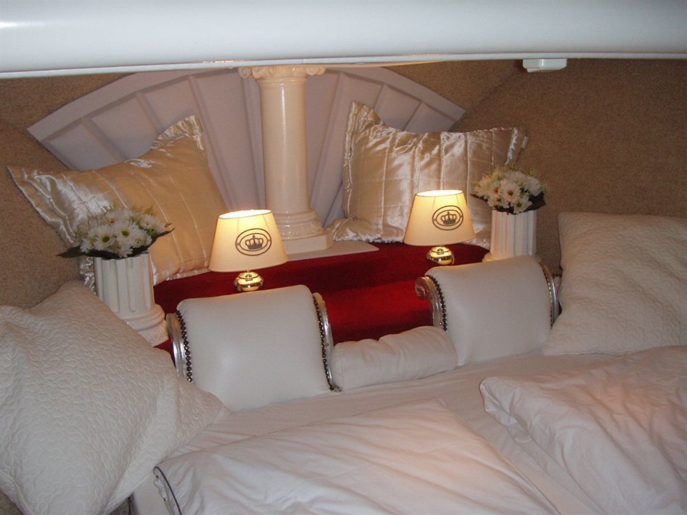Maria Callas Yachthotel Botel 4*