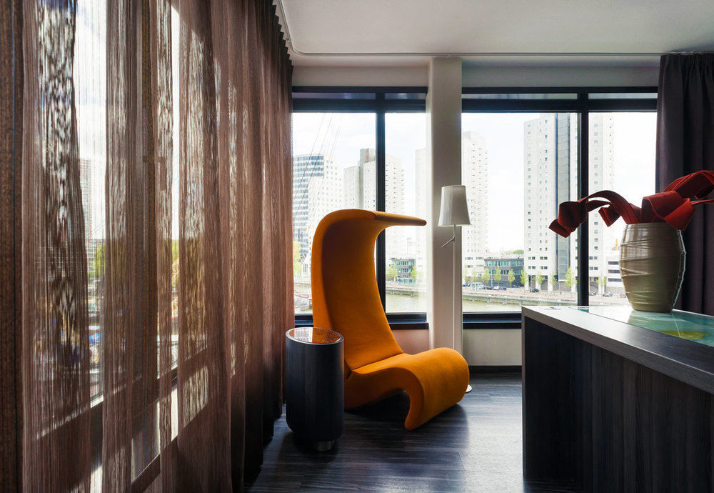 Mainport Design 5*