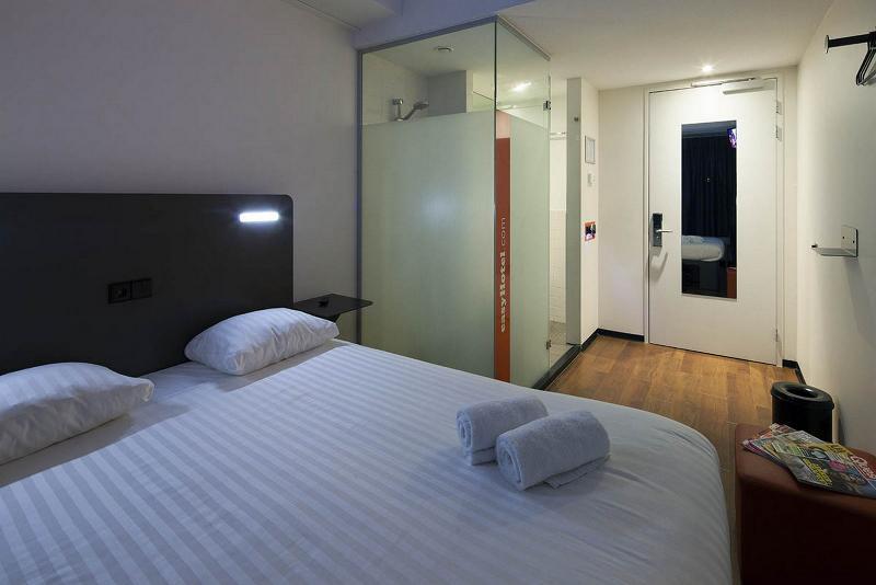Easyhotel Centre Hotel 2*