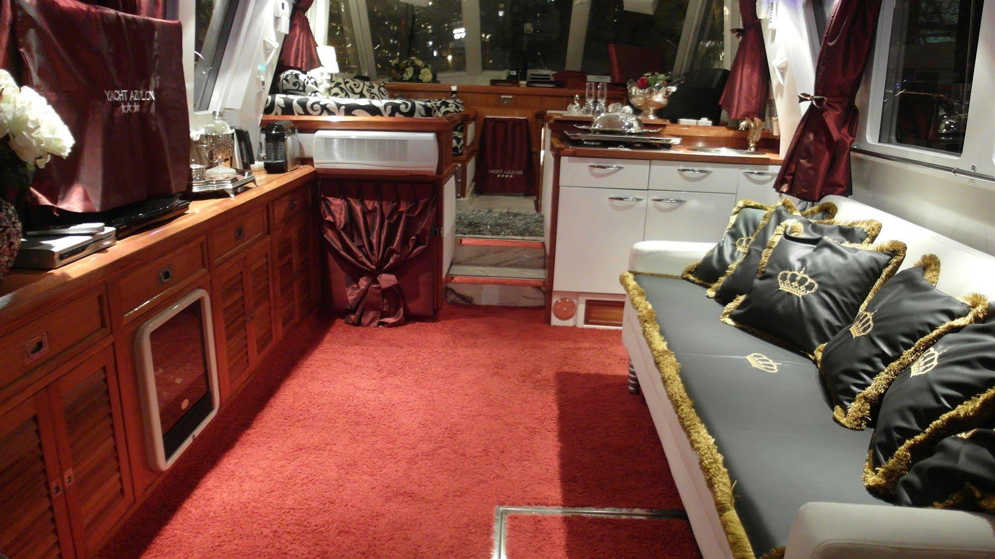 Maria Callas Yachthotel Botel Rotterdam