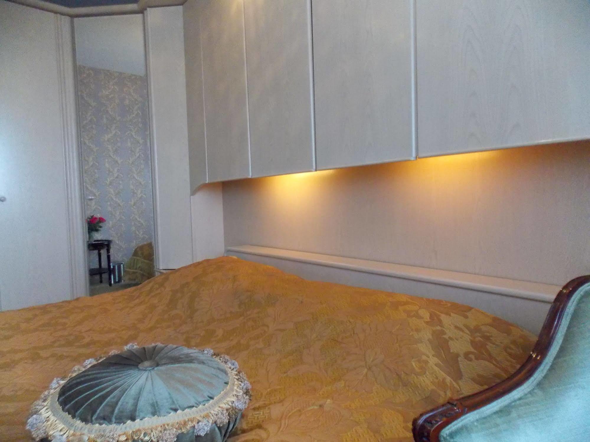 Bed & Breakfast Weena House 3*