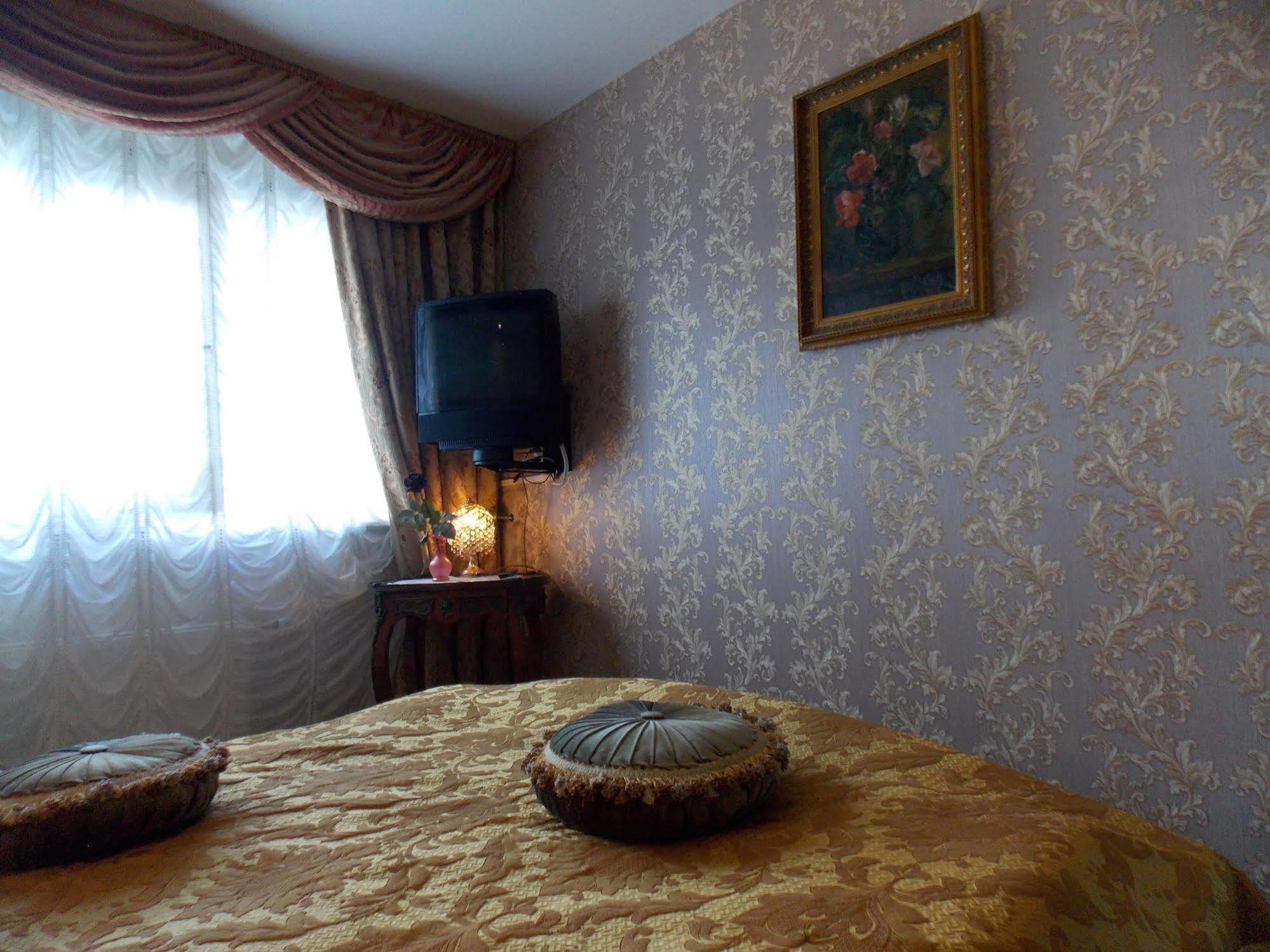 Weena House Bed & Breakfast 3*