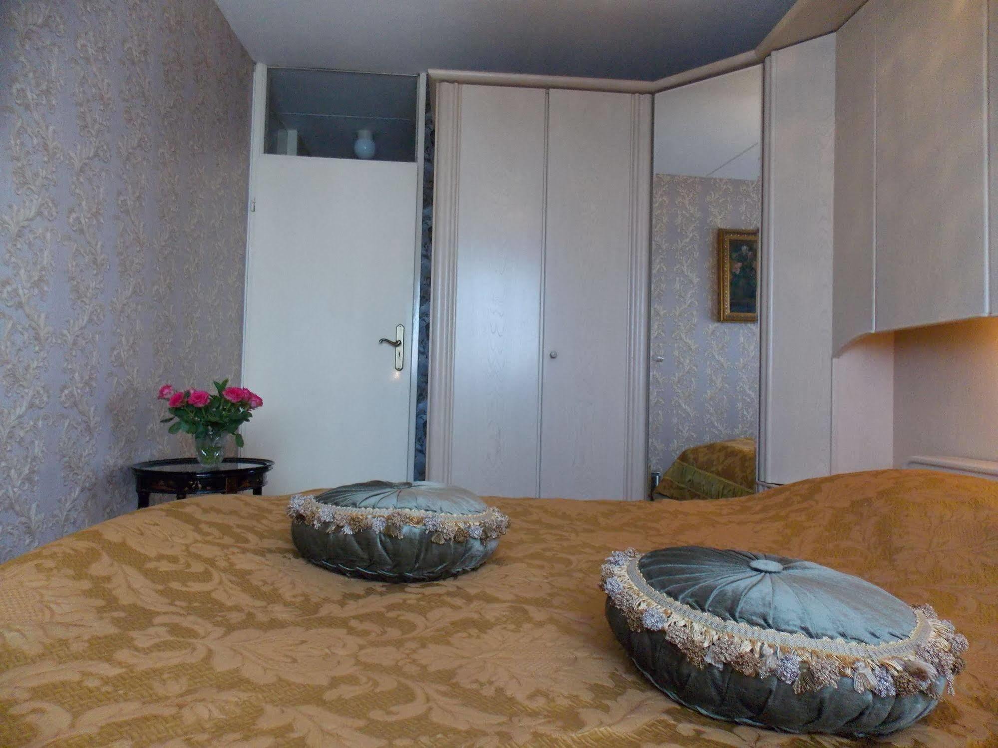 Weena House 3*