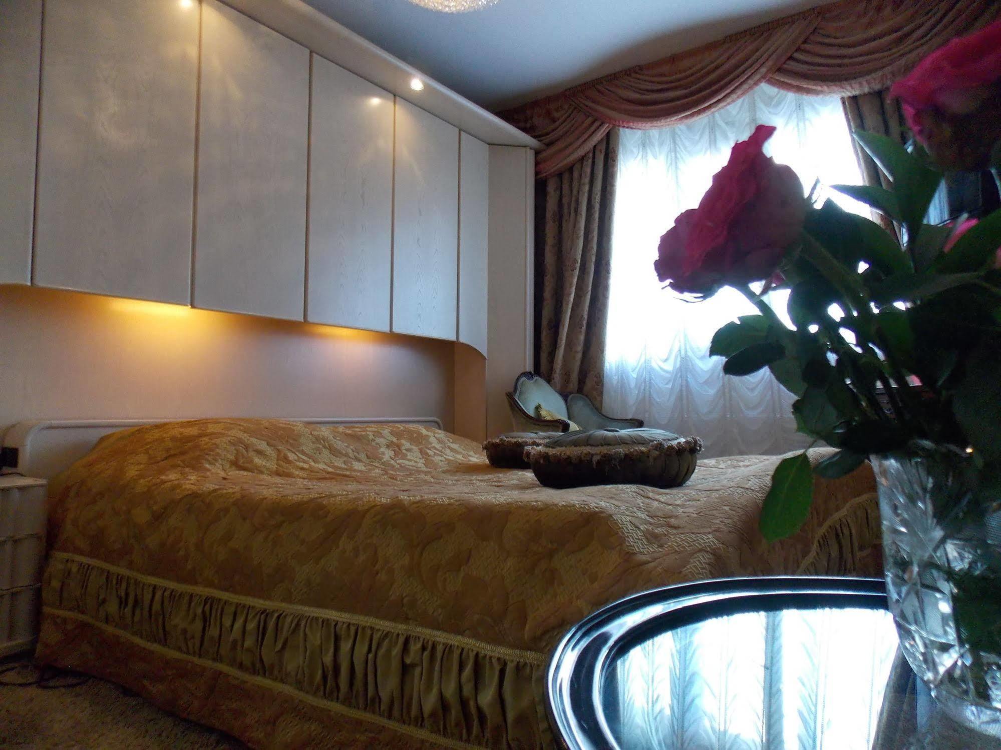 Weena House Bed & Breakfast 3*