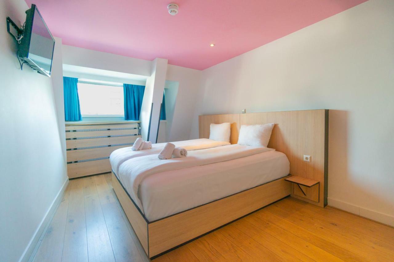 Sparks Hostel *