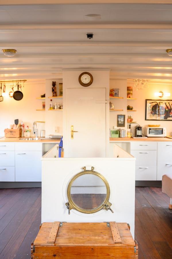 Boatapartment Animathor On Location Botel *