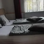 Sewdien\'S Apartment Beverwaard