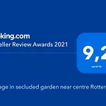 Cottage in secluded garden near centre Rotterdam