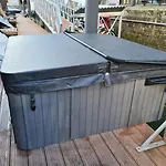 Wikkelboats At Wijnhaven