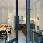 Trendy 2 Bedroom Serviced Apartment
