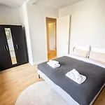 Quality 2 Bedroom Serviced Apartment 72M2 -Vp2A-
