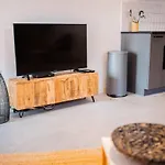 Tremendous 2-Bedroom Serviced Apartment - 79 M2