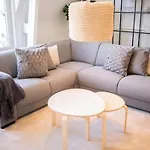Grandly 3 Bedroom Serviced Apartment 83M2 -Nb306G-