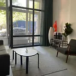 Stylish 2 Bedroom Serviced Apartment in Rotterdam