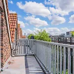 Apartment M Adam III