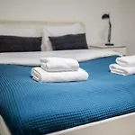 Lh - Lk Two-Bedroom Apartments