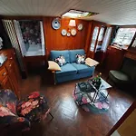 Houseboat Holiday Apartments Rotterdam
