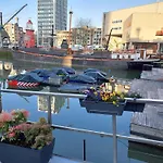 Boat Rooms On Water In Roterdam Centrum