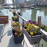 Rooms On Water