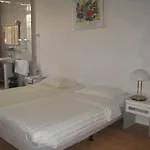 Floris Hotel