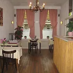 Floris Hotel