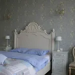 Cherrycake & Chocolate Bed And Breakfast