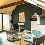 Luxurious City Centre Apartment