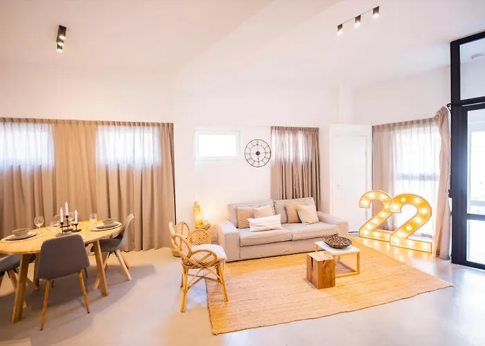 Tremendous 2-Bedroom Serviced Apartment - 79 M2