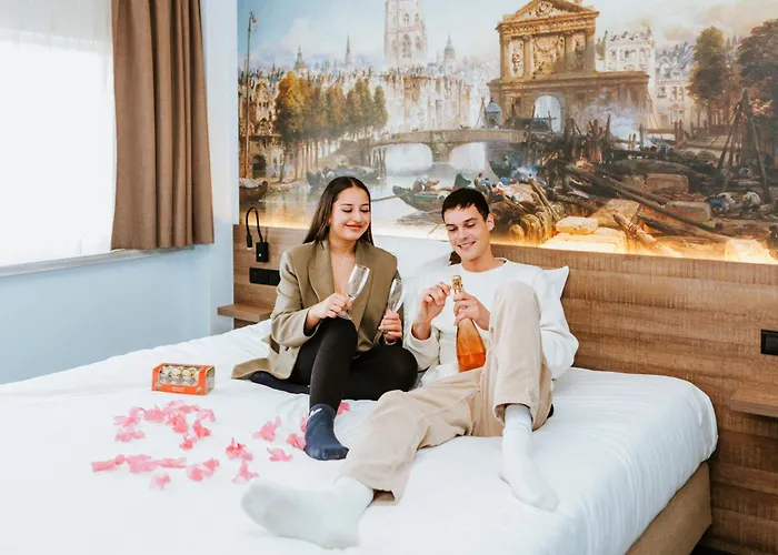 Rotterdam Teleport Hotel